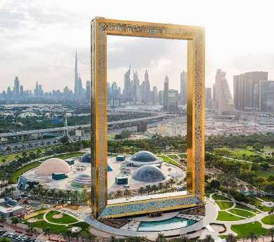 The Dubai frame offers a panaromic view of old Dubai on one side while modern Dubai on the other. It tells the story of Dubai’s early establishment an